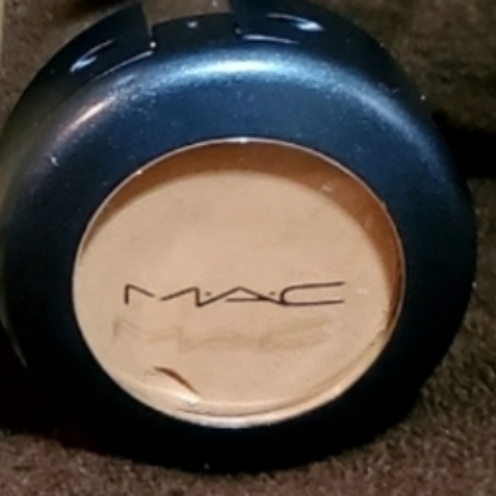 Mac concealer Nw 40